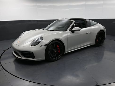 Certified 2023 Porsche 911 Targa 4 GTS AWD/4WD image 32