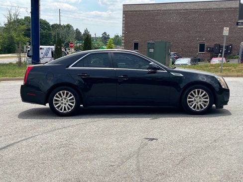 Used 2010 Cadillac CTS Luxury RWD image 4