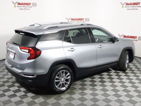 Used 2024 GMC Terrain SLT image 6