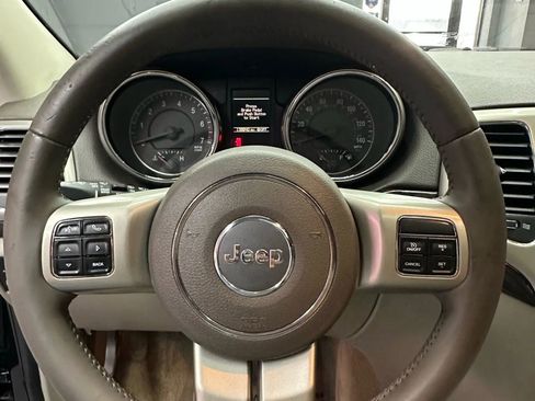 Used 2013 Jeep Grand Cherokee Laredo image 14