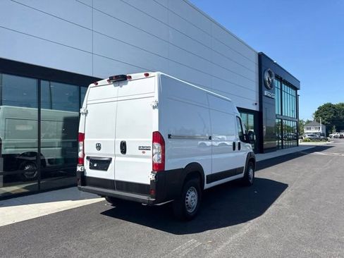 Used 2025 RAM ProMaster 2500 w/ Convenience Group FWD image 3