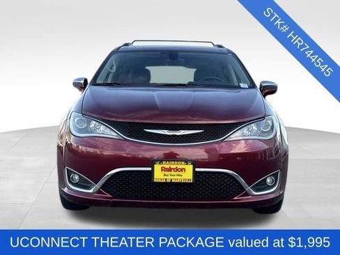Used 2017 Chrysler Pacifica Limited w/ UConnect Theater Package image 2