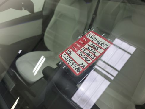 Used 2025 Tesla Model 3 Long Range RWD image 35