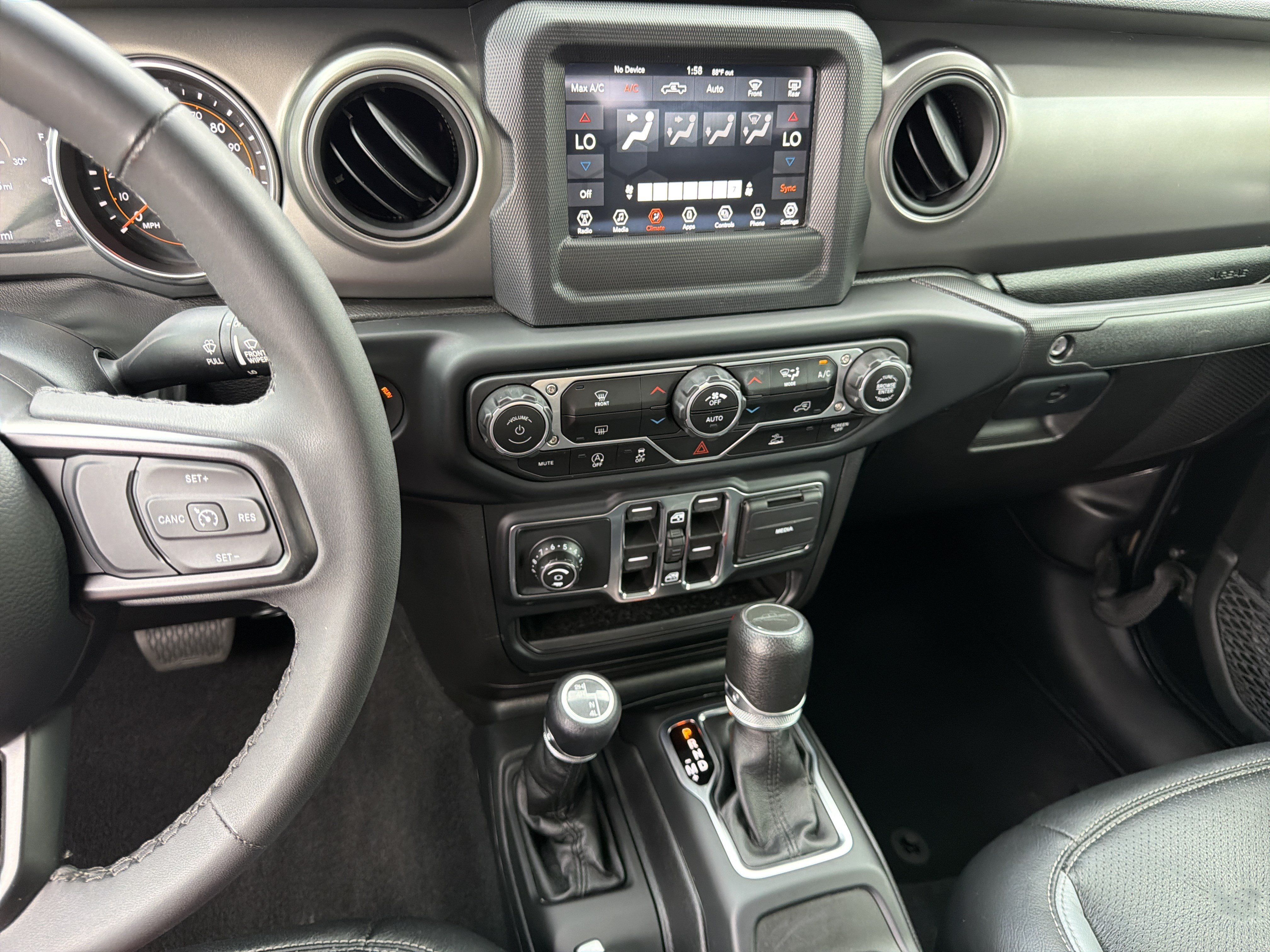 Used 2023 Jeep Gladiator Sport AWD/4WD image 32