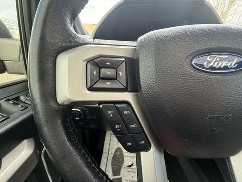 Used 2019 Ford F150 Lariat image 28