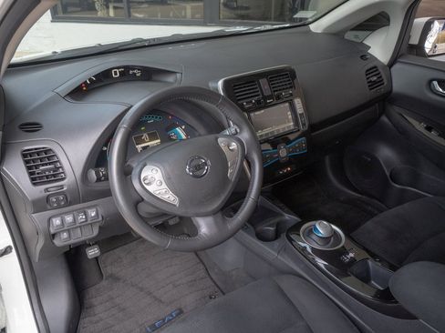 Used 2016 Nissan Leaf SV w/ Premium Package image 9