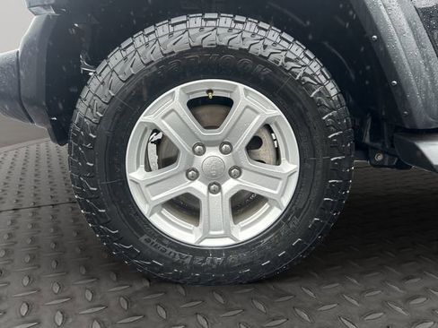 Used 2021 Jeep Wrangler Unlimited Sport image 24