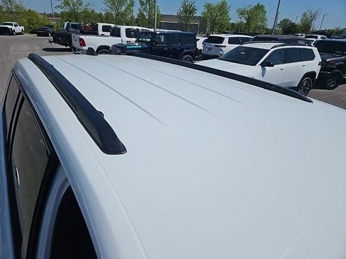 Used 2021 Jeep Grand Cherokee L Laredo image 9