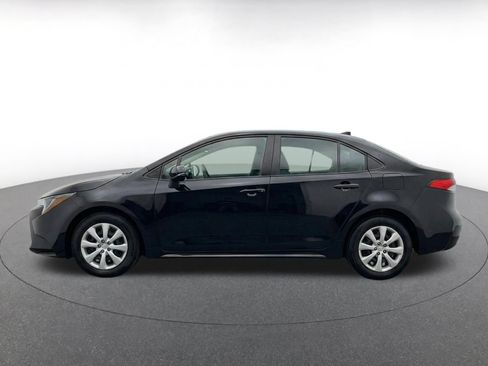 Used 2025 Toyota Corolla LE FWD image 4