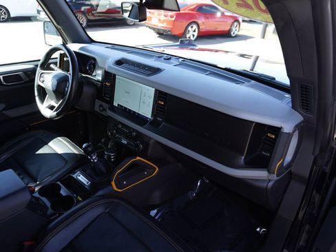 Used 2021 Ford Bronco Badlands image 28