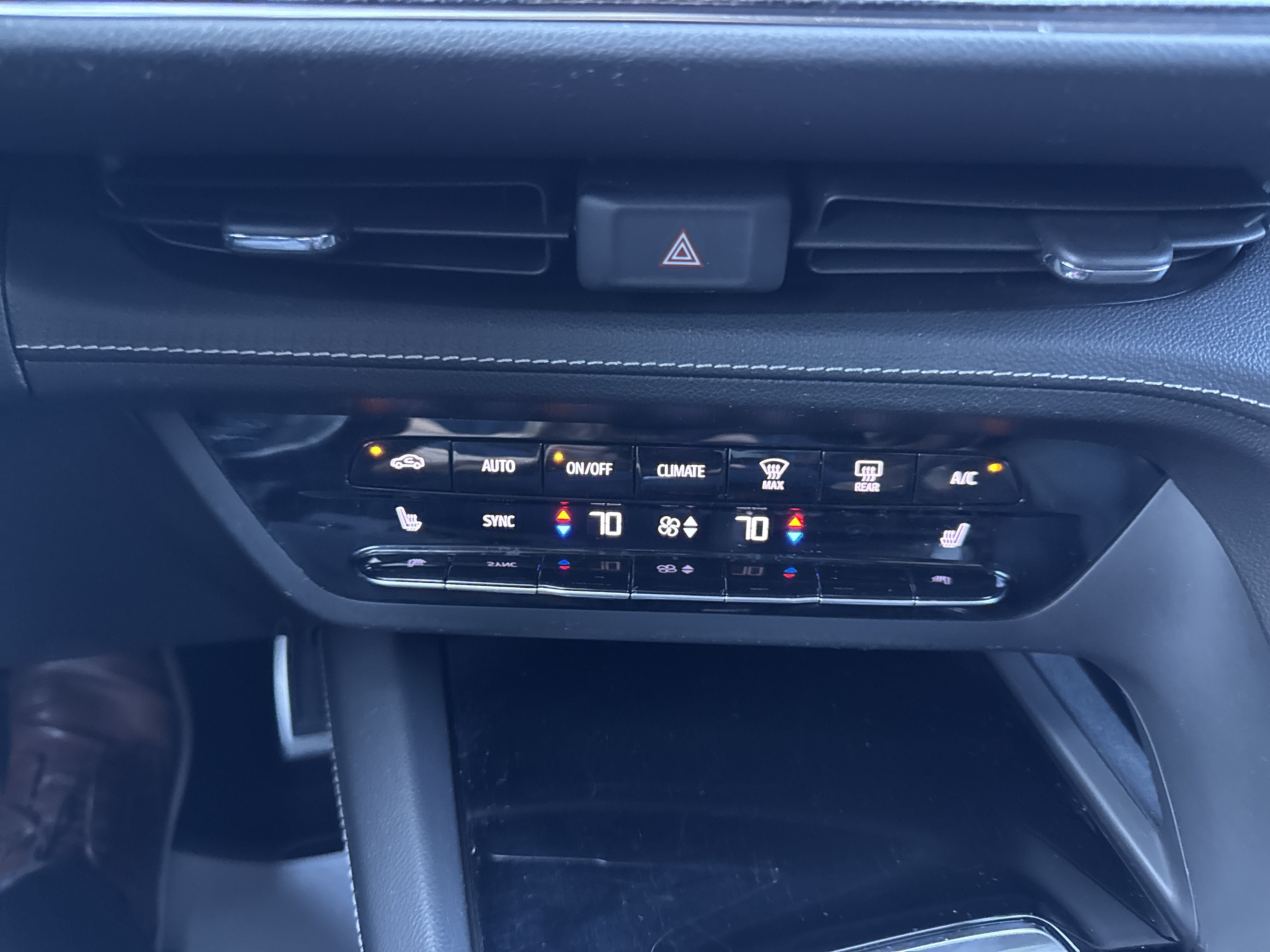Used 2022 Buick Envision Essence w/ Technology Package II FWD image 23