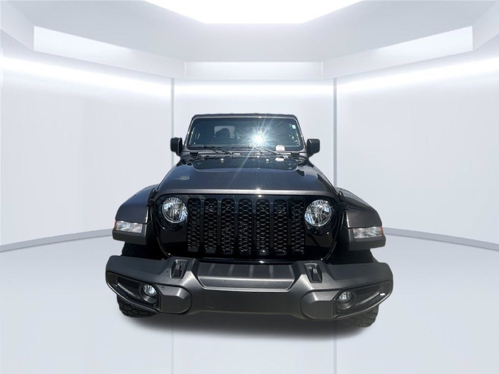 Used 2023 Jeep Gladiator Sport AWD/4WD image 2