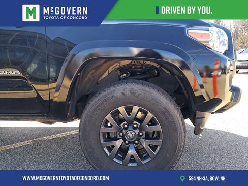 Used 2023 Toyota Tacoma SR5 AWD/4WD image 9