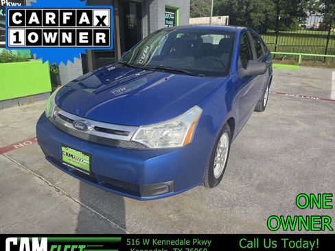 Used 2010 Ford Focus SE FWD image 1