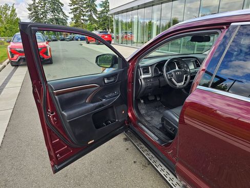 Used 2015 Toyota Highlander Limited AWD/4WD image 21