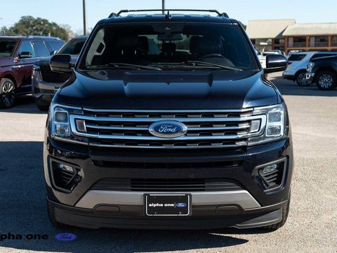 Used 2021 Ford Expedition XLT image 2