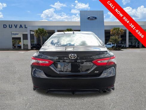 Used 2019 Toyota Camry SE image 5