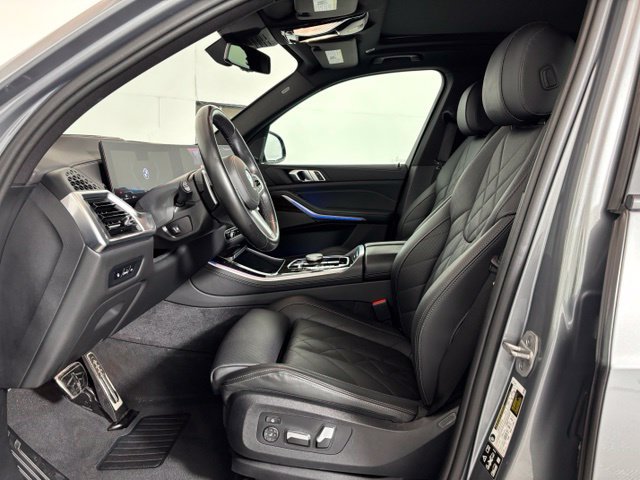 Certified 2025 BMW X5 xDrive40i w/ M Sport Package AWD/4WD image 11