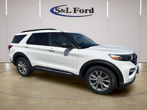 Certified 2023 Ford Explorer XLT w/ Equipment Group 202A AWD/4WD image 10