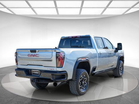 Used 2024 GMC Sierra 2500 AT4X AWD/4WD image 4