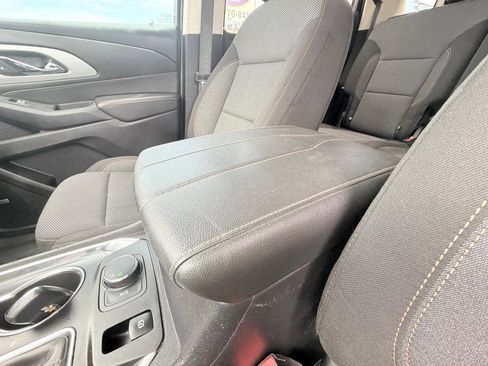 Used 2020 Chevrolet Traverse LS FWD image 14