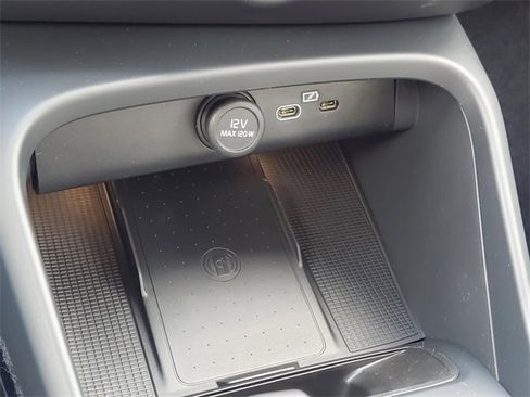 New 2026 Volvo XC40 B5 Core w/ Protection Package Premier image 24