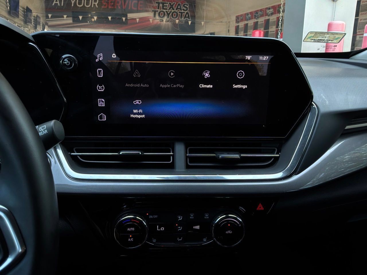 Used 2025 Chevrolet Trax ACTIV w/ Driver Confidence Package FWD image 31