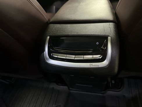 Used 2020 Cadillac XT6 Premium Luxury AWD/4WD image 38