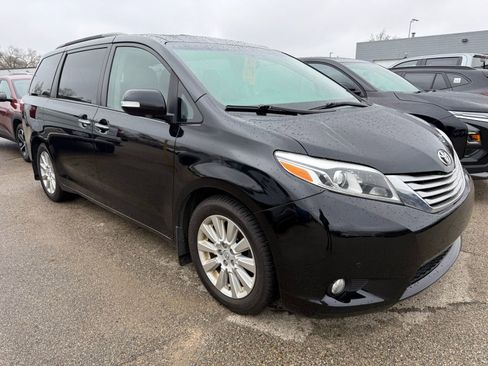 Used 2015 Toyota Sienna Limited w/ Four Season Floor Mat Package image 1