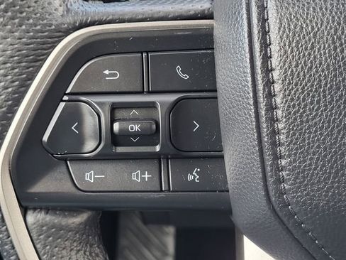 Used 2024 Toyota Tacoma SR5 AWD/4WD image 16
