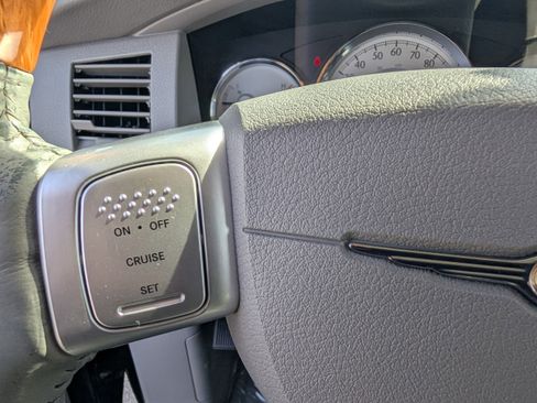 Used 2007 Chrysler Aspen Limited w/ Trailer Tow Group image 15