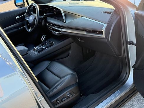 Used 2024 Cadillac XT4 Premium Luxury image 23