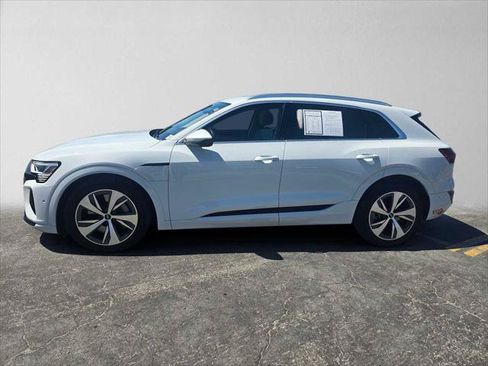 Used 2024 Audi Q8 e-tron Premium Plus w/ Premium Plus Package AWD/4WD image 6