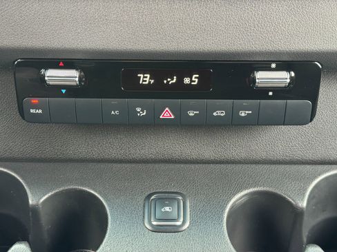 Used 2023 Mercedes-Benz Sprinter 2500 w/ Acoustic Package image 28