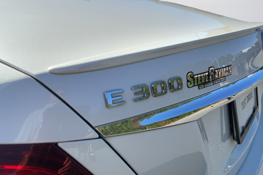 Used 2017 Mercedes-Benz E 300 image 29