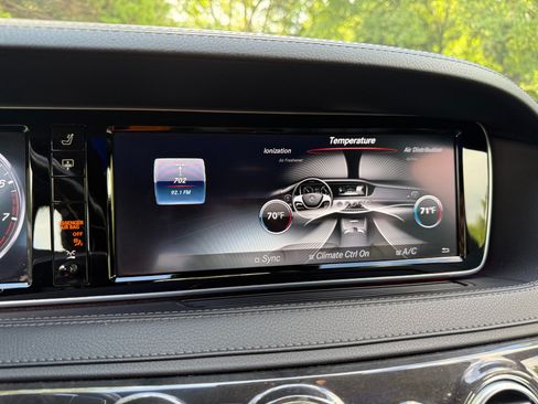 Used 2017 Mercedes-Benz S 550 4MATIC Sedan image 27