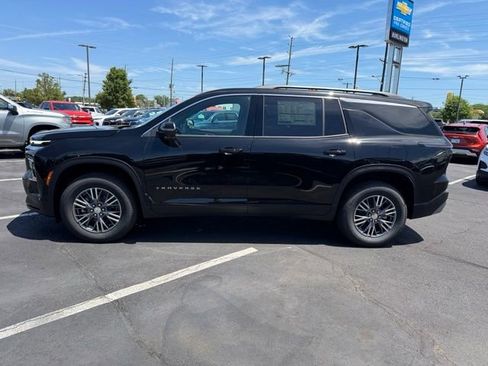 New 2026 Chevrolet Traverse LT w/ Driver Confidence Package FWD image 4