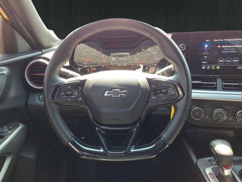 Used 2024 Chevrolet Trax RS w/ Driver Confidence Package FWD image 21