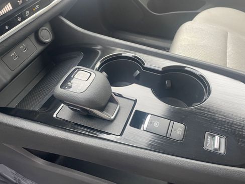 Used 2024 Nissan Rogue SV image 41