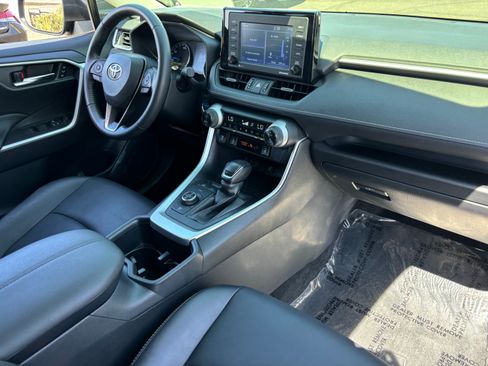 Used 2022 Toyota RAV4 XLE Premium AWD/4WD image 11
