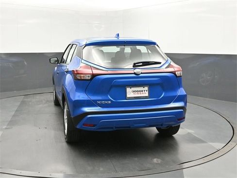 New 2025 Nissan Kicks Play S image 8