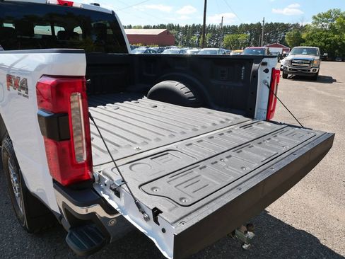 Certified 2024 Ford F250 Lariat AWD/4WD image 9