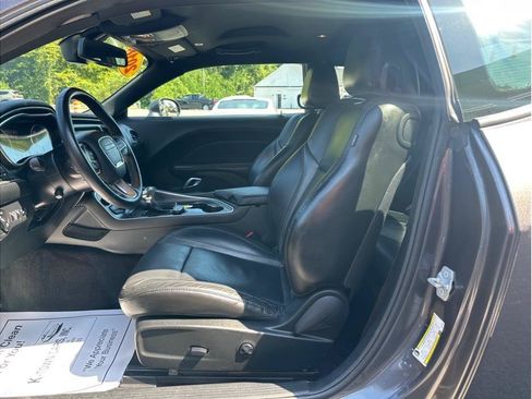 Used 2018 Dodge Challenger SXT Plus RWD image 11