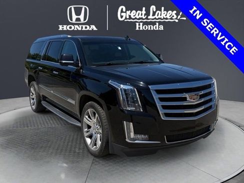 Used 2017 Cadillac Escalade ESV Luxury RWD image 1