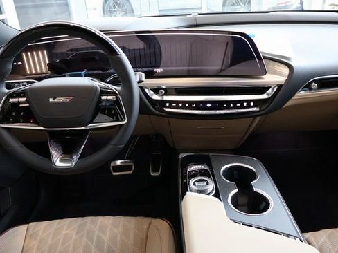 New 2026 Cadillac Lyriq V image 11