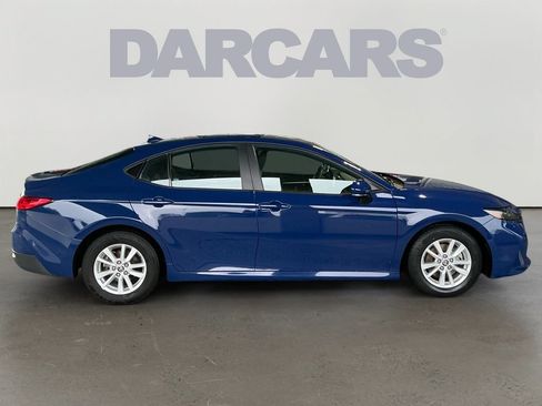 Used 2025 Toyota Camry LE FWD image 8