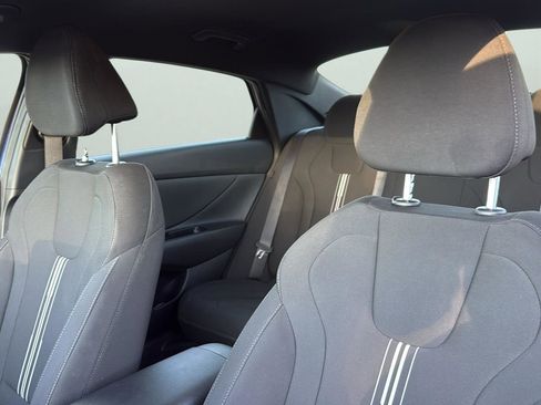 Used 2025 Hyundai Elantra Sport image 10