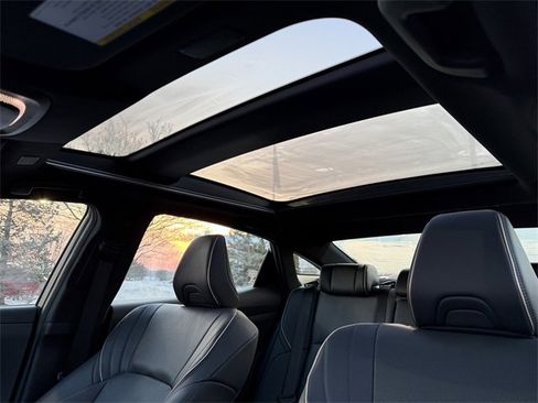 Used 2023 Toyota Crown Limited w/ Advanced Technology Package image 34