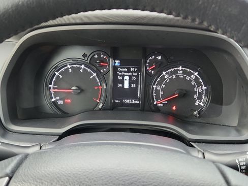 Used 2022 Toyota 4Runner SR5 Premium AWD/4WD image 10