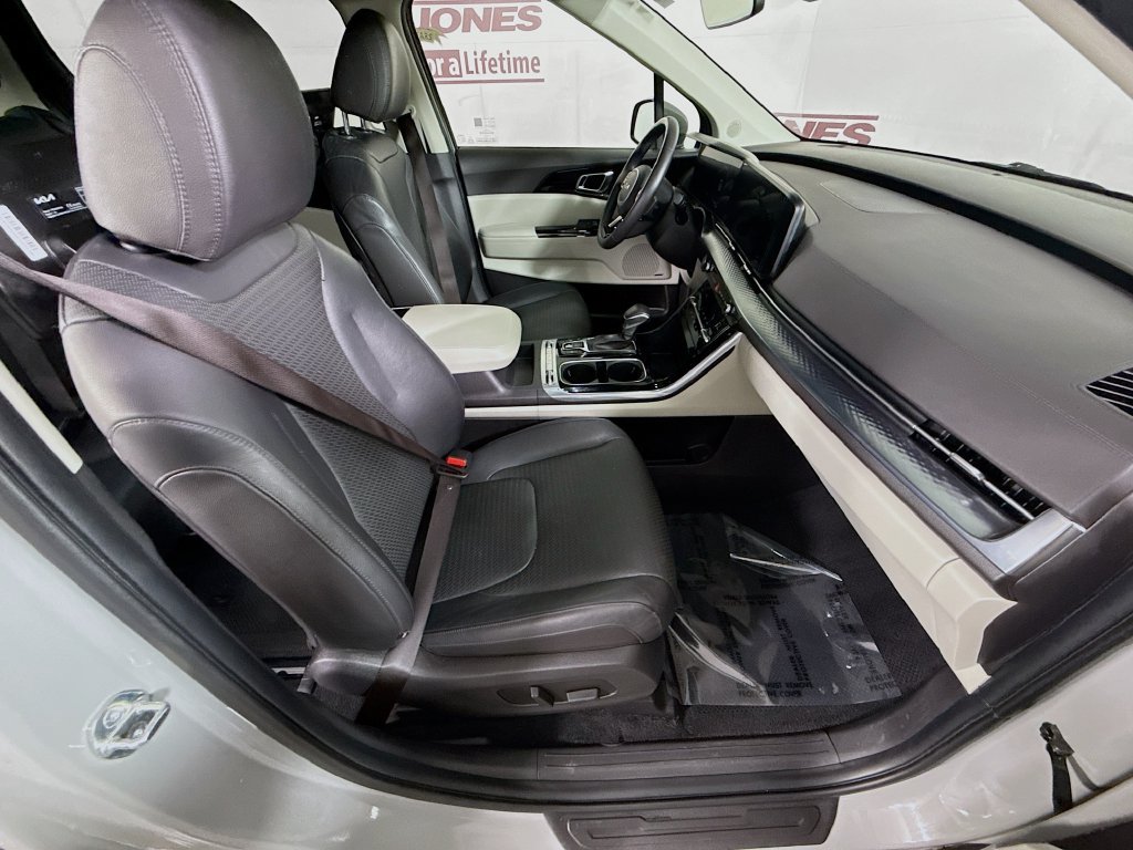 Used 2024 Kia Carnival SX Prestige FWD image 36